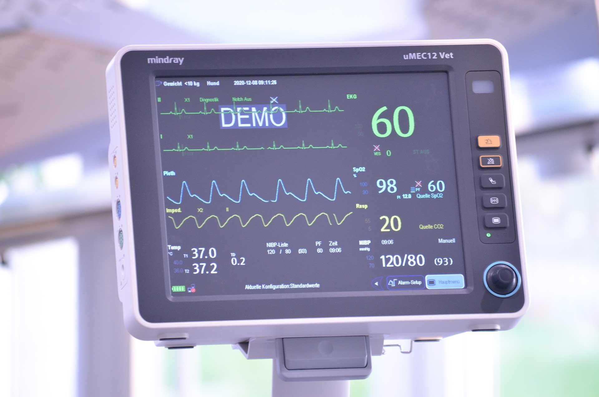 Mindray uMEC 12 Station Veterinär Patientenmonitor, 12,1" Touchscreen, EKG, SpO2, NIBP, Temp, Akku Mindray uMEC 12 Station Veterinär Patientenmonitor, 12,1" Touchscreen, EKG, SpO2, NIBP, Temp, Akku