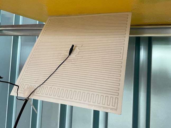 Heizelement für Tierboxen aus Polyester, mit einstellbarem Thermostat Heizelement für Tierboxen aus Polyester, mit einstellbarem Thermostat